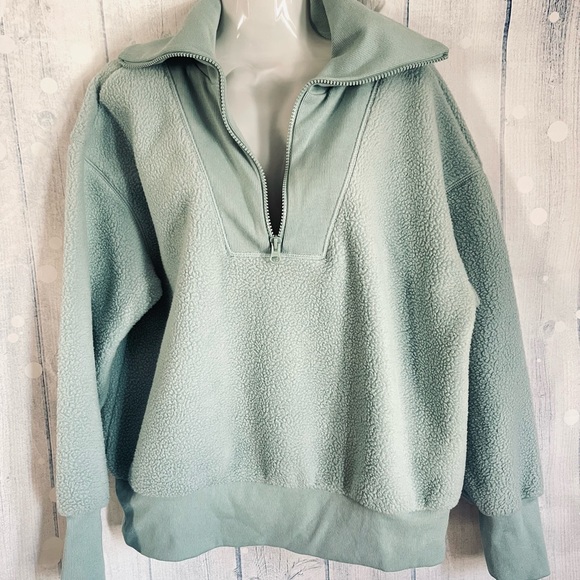 Half zip sweater size M 🧚🏻 - Picture 3 of 4